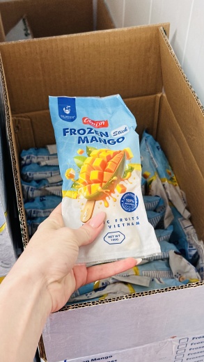 Манго на палочке замороженное (половинки) Olmish Premium 100г, 10кг